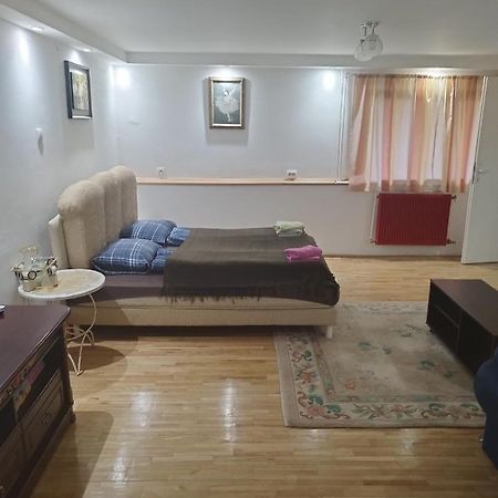 Goksi Apartment Суботица Экстерьер фото