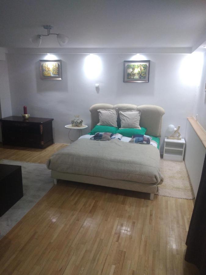 Goksi Apartment Суботица Экстерьер фото