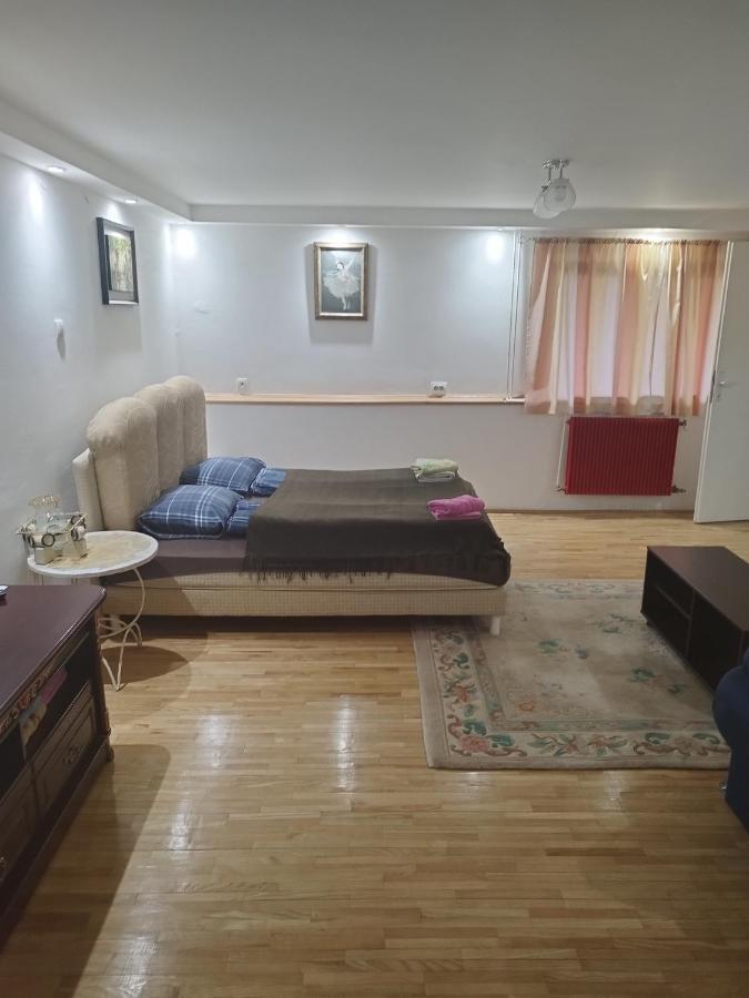 Goksi Apartment Суботица Экстерьер фото